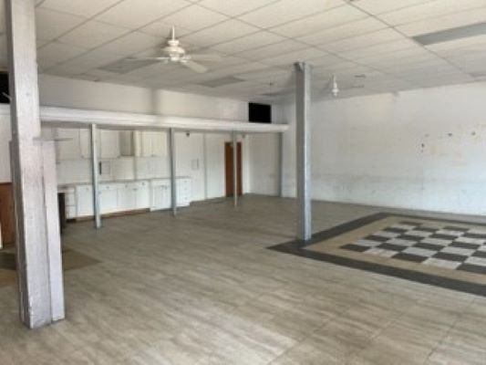 201 N 6th St, Dekalb, IL for lease - Interior Photo - Image 2 of 3