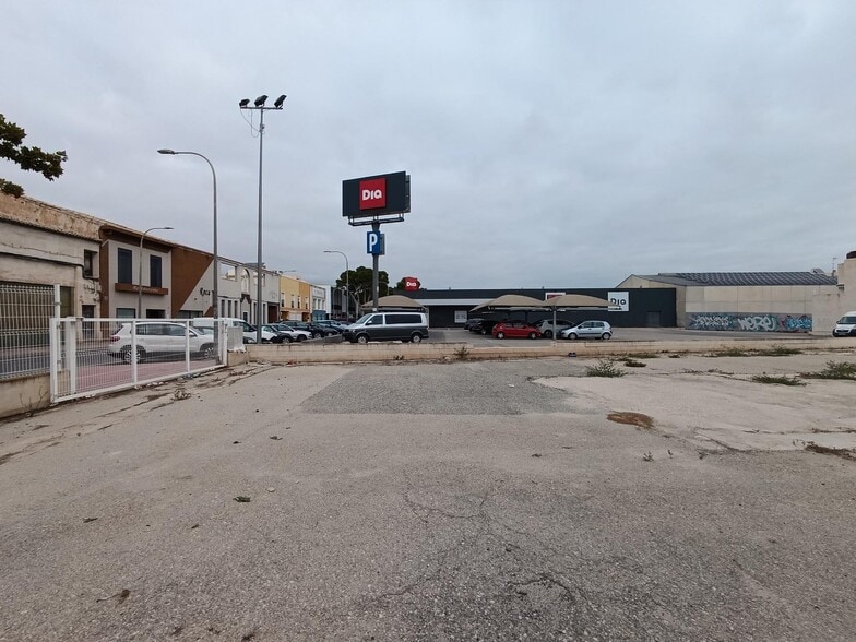 Avinguda Alcalde Carlos Carbonell, 22, Aspe, Alicante for sale - Building Photo - Image 2 of 6