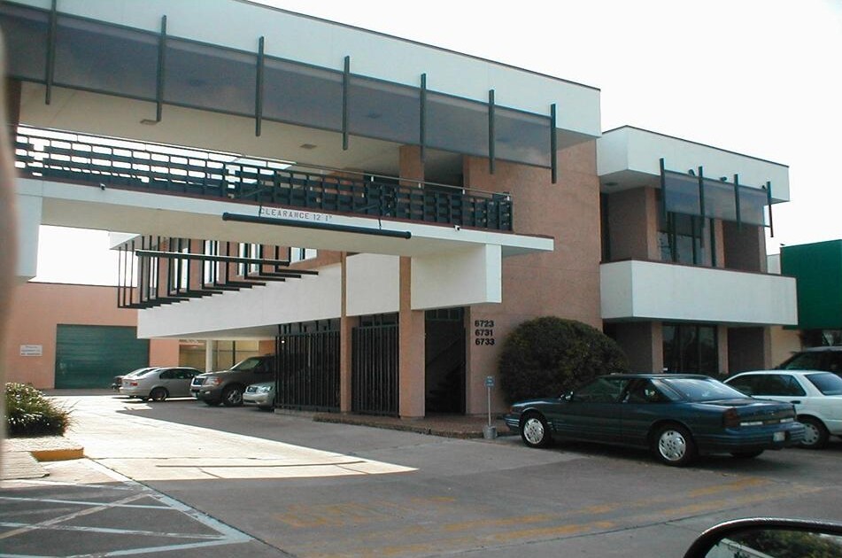 67116737 Stella Link Rd, Houston, TX 77005