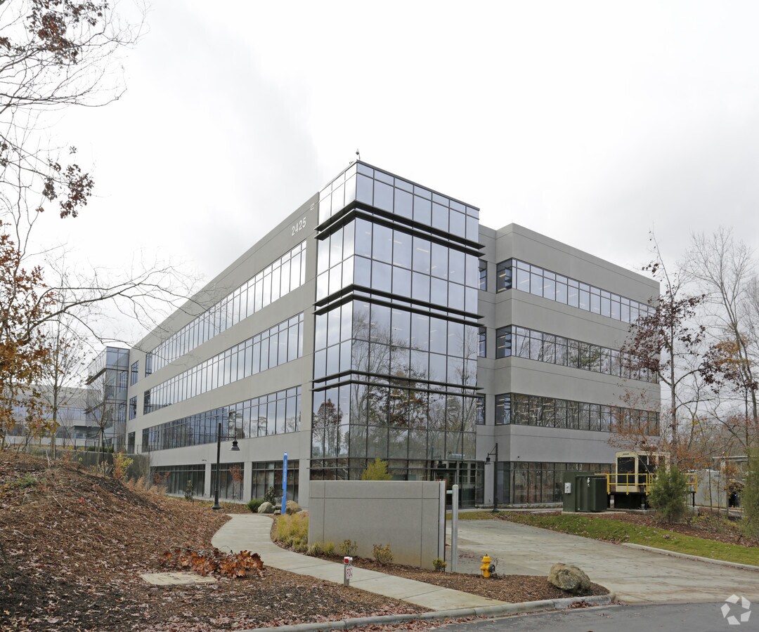 2425 Cascade Pointe Blvd, Charlotte, NC 28208