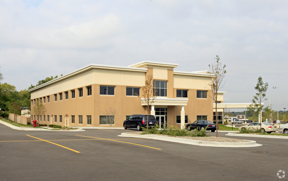 410 E Lincoln Hwy, New Lenox, IL for lease - Building Photo - Image 3 of 7