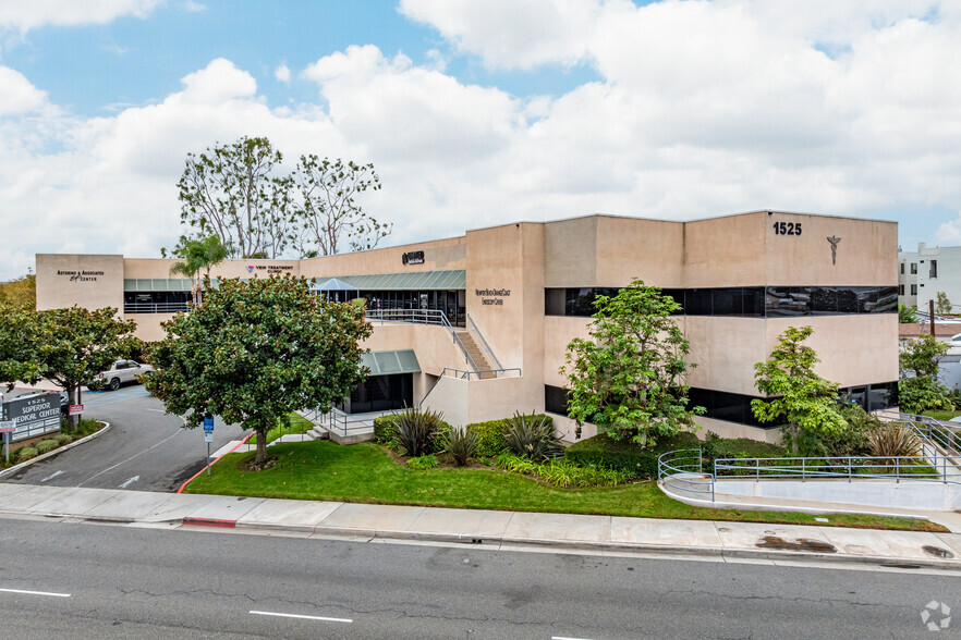 1525 Superior Ave, Newport Beach, CA for lease - Primary Photo - Image 1 of 7