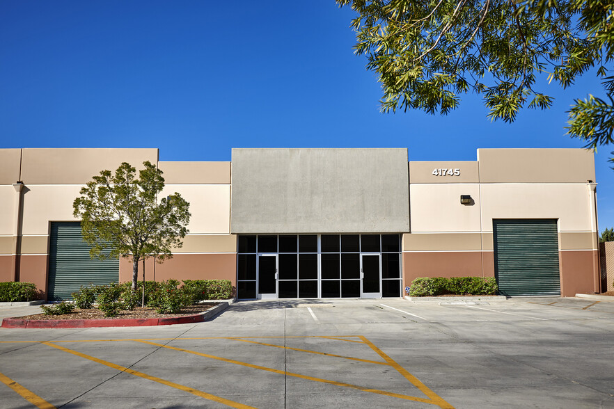 41745 Elm St, Murrieta, CA for lease - Building Photo - Image 1 of 5