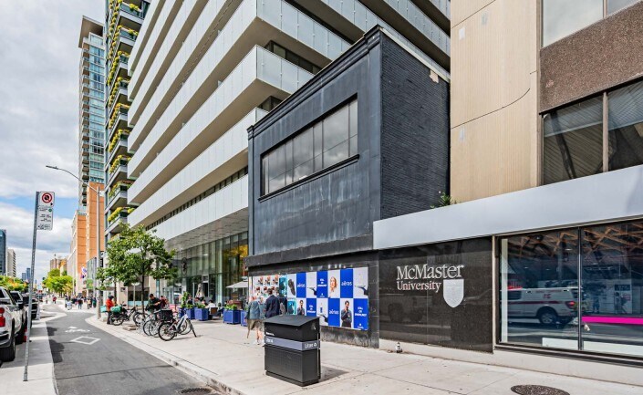 192 Bloor St W, Toronto, ON for lease - Building Photo - Image 2 of 4