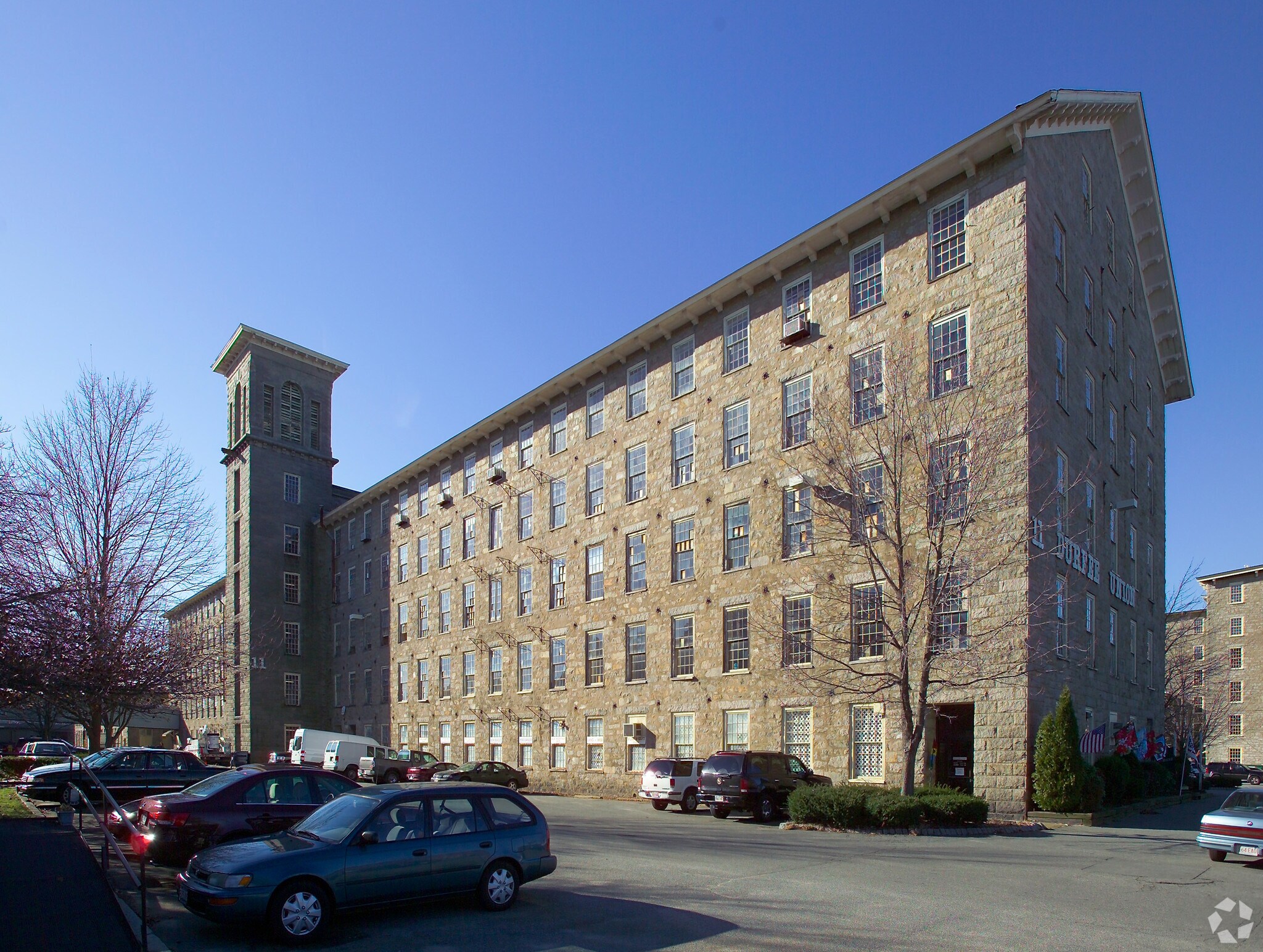 385 Pleasant St, Fall River, MA for sale Primary Photo- Image 1 of 1