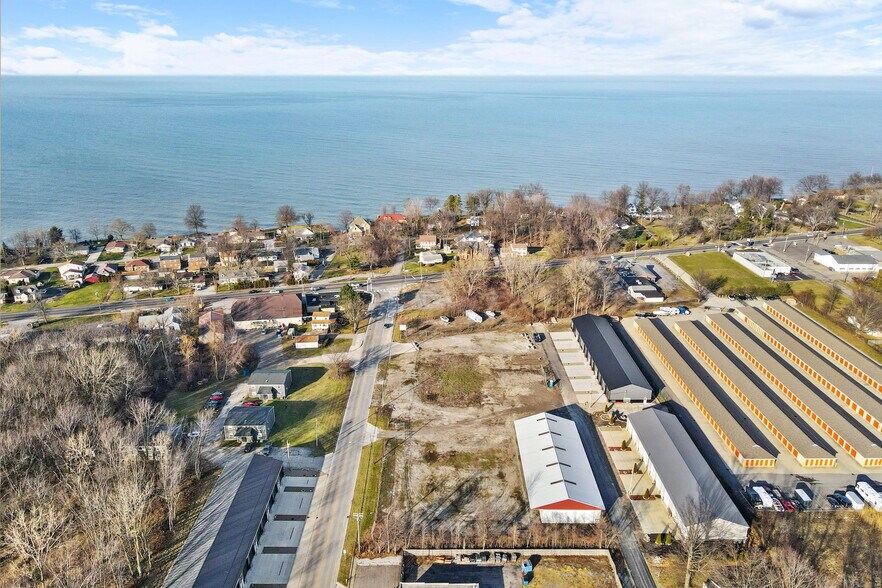 185 Abbe Rd, Sheffield Lake, OH 44054