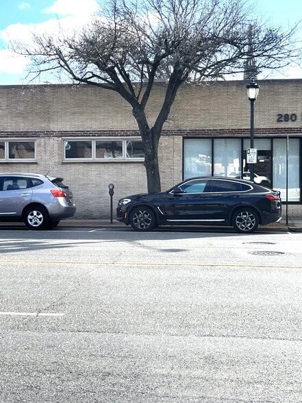 280 Merrick Rd, Lynbrook, NY for lease - Building Photo - Image 2 of 7