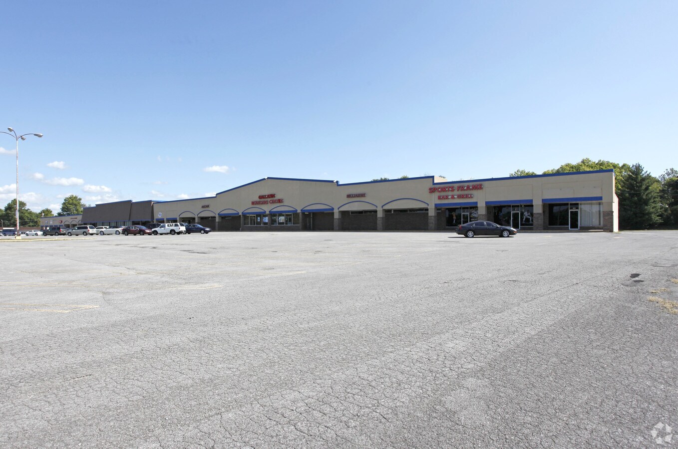 629637 S Water Ave, Gallatin, TN 37066 South Gate Shopping Center