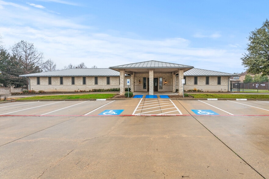 7550 Shady Grove Rd, North Richland Hills, TX for sale - Building Photo - Image 1 of 17