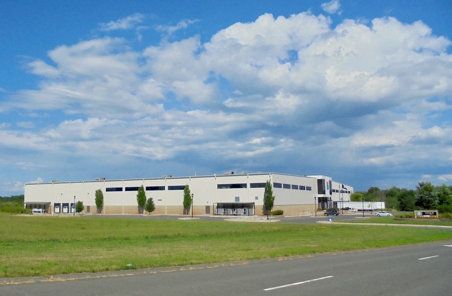 100 Marketing Way, Suffield, CT for sale - Primary Photo - Image 1 of 1