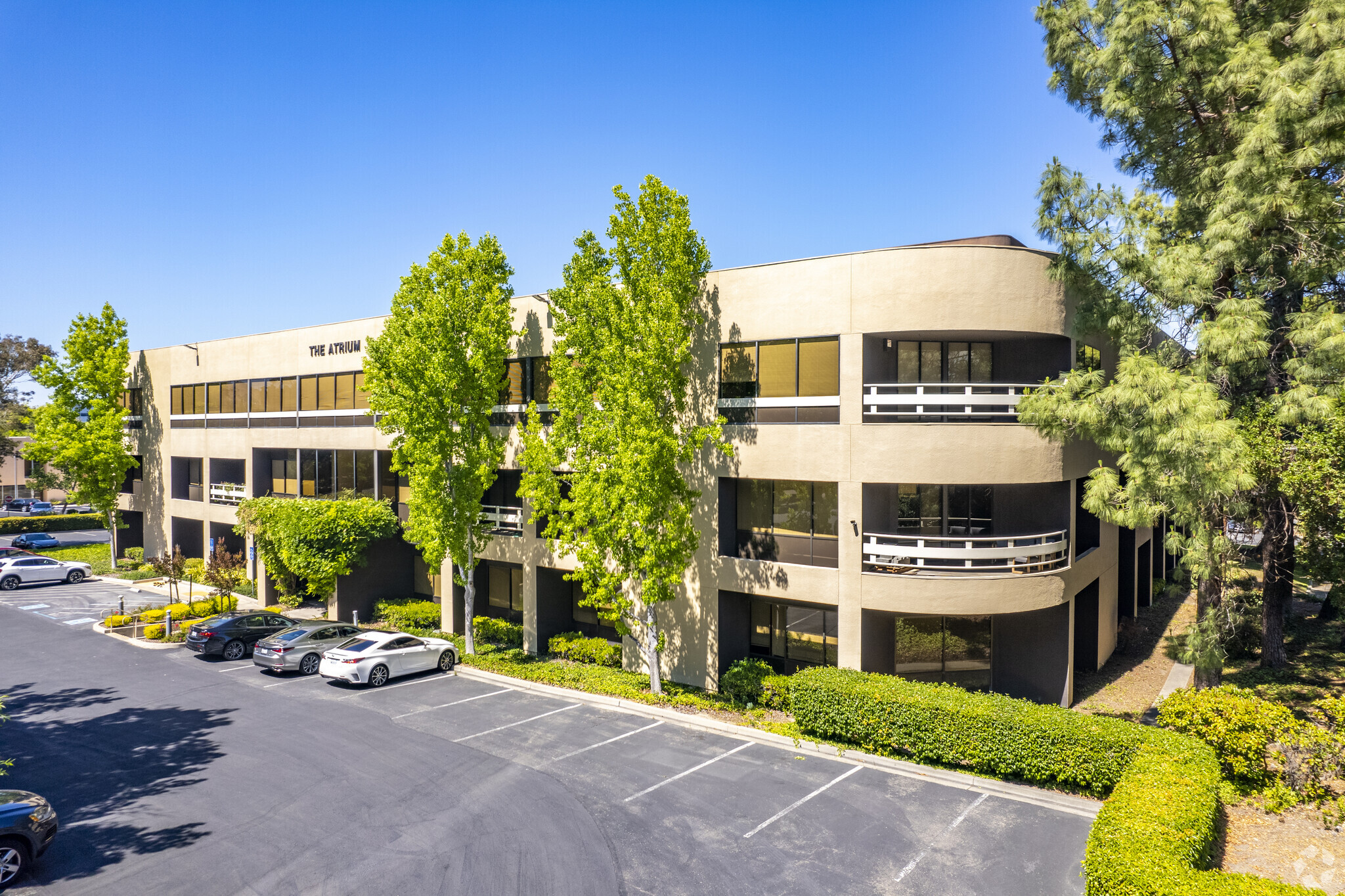 5776 Stoneridge Mall Rd, Pleasanton, CA 94588 - The Atrium | LoopNet