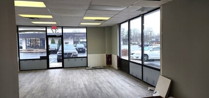 37-39 Webster Square Rd, Berlin, CT for lease Building Photo- Image 2 of 2