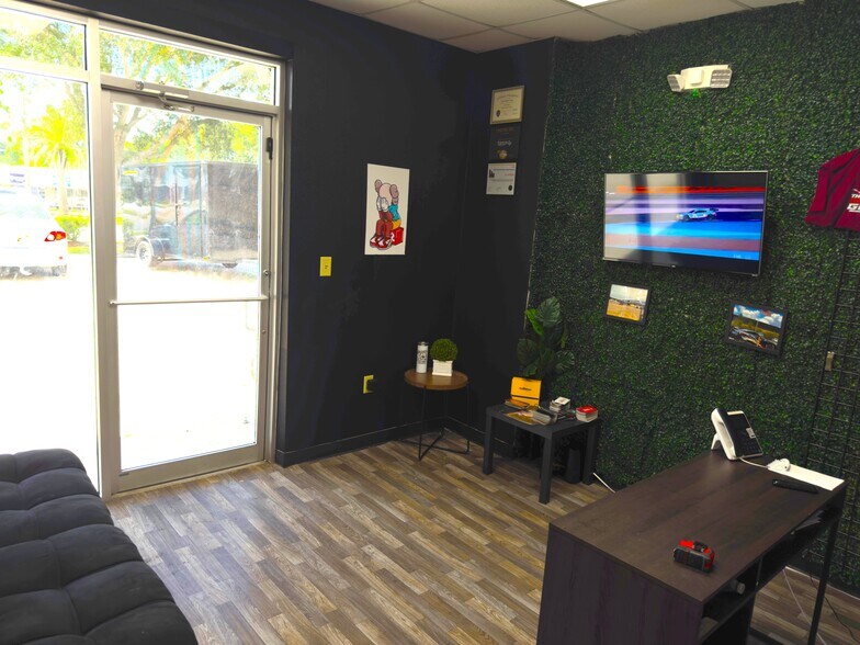 1777 N Ronald Reagan Blvd, Longwood, FL for lease - Interior Photo - Image 2 of 5