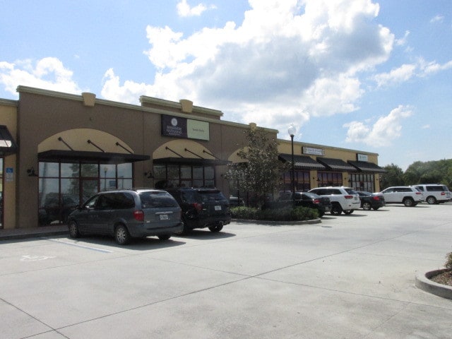 2001-2031 Hickory Tree Rd, Saint Cloud, FL for lease Building Photo- Image 1 of 10