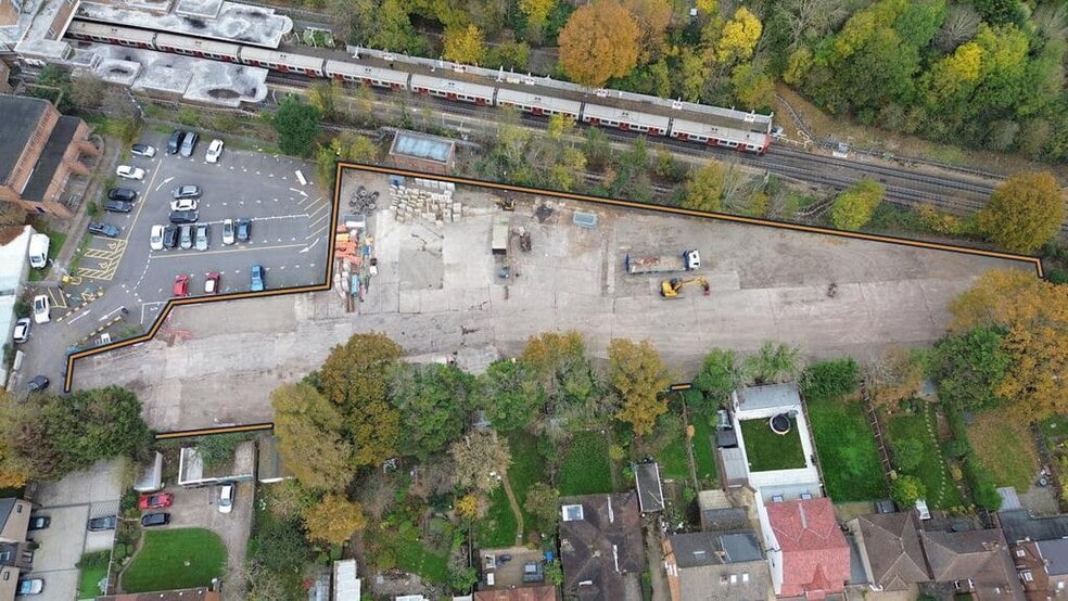 Station Yard, Ruislip for lease - Building Photo - Image 3 of 12