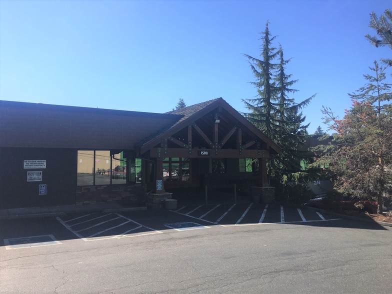 15811 Ambaum Blvd SW, Burien, WA for lease - Building Photo - Image 3 of 3