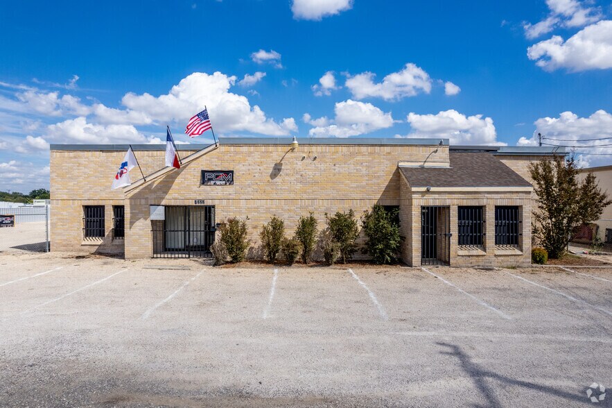 7222 NE Loop 410, San Antonio, TX for lease - Building Photo - Image 2 of 17