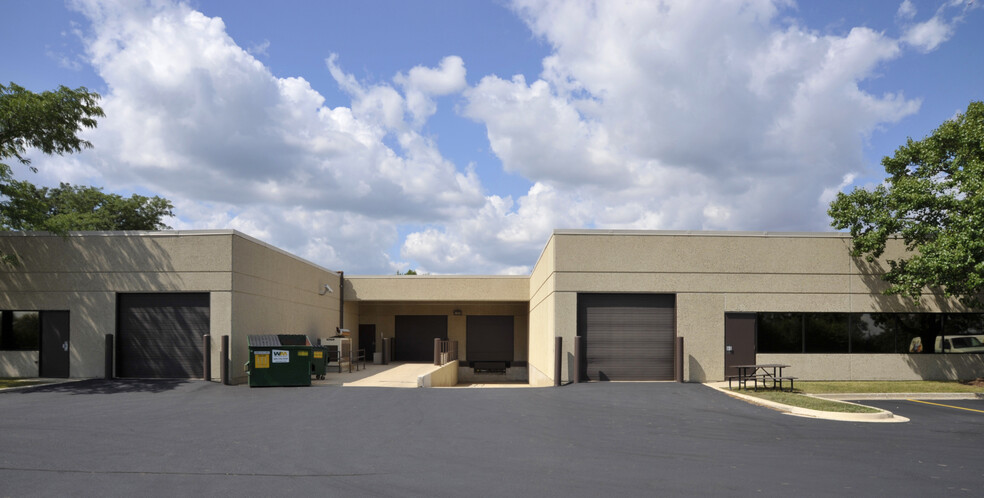 2505 S Finley Rd, Lombard, IL for lease - Building Photo - Image 2 of 58