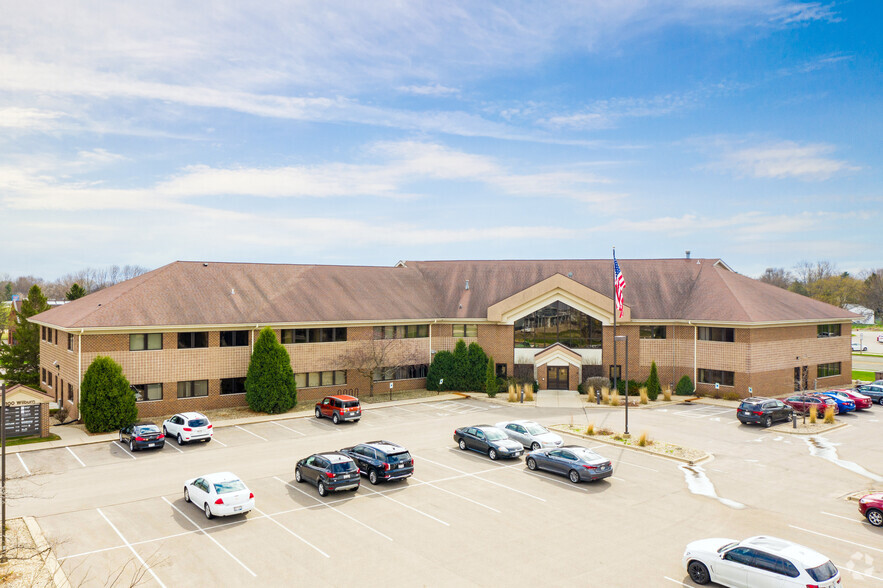 100 Wilburn Rd, Sun Prairie, WI for lease - Primary Photo - Image 1 of 4