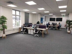 2-4 Oyster Ln, Byfleet for lease Building Photo- Image 1 of 4