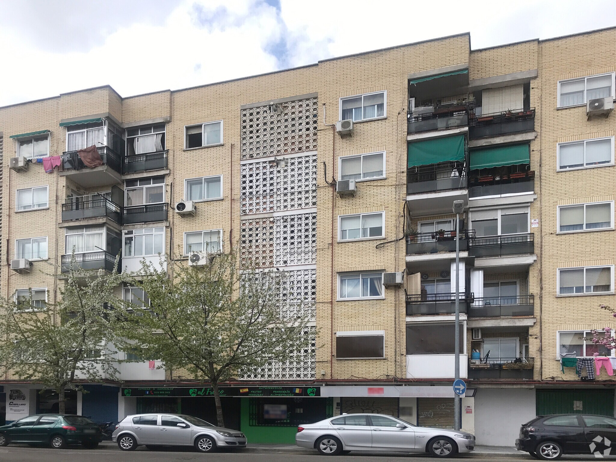 Calle Nazario Calonge, 7, San Fernando de Henares, Madrid for sale Primary Photo- Image 1 of 1