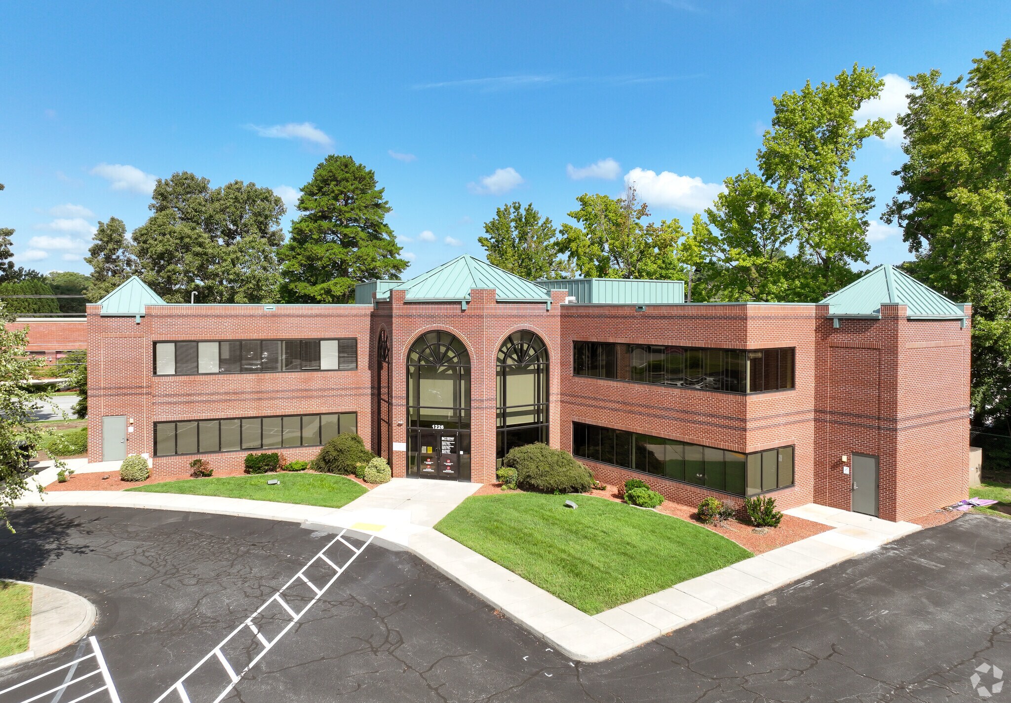 1226 Eastchester Dr, High Point, NC for sale Building Photo- Image 1 of 1