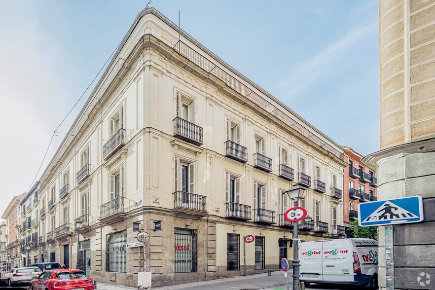 Calle de Barquillo, 29, Madrid, Madrid for lease - Primary Photo - Image 1 of 2