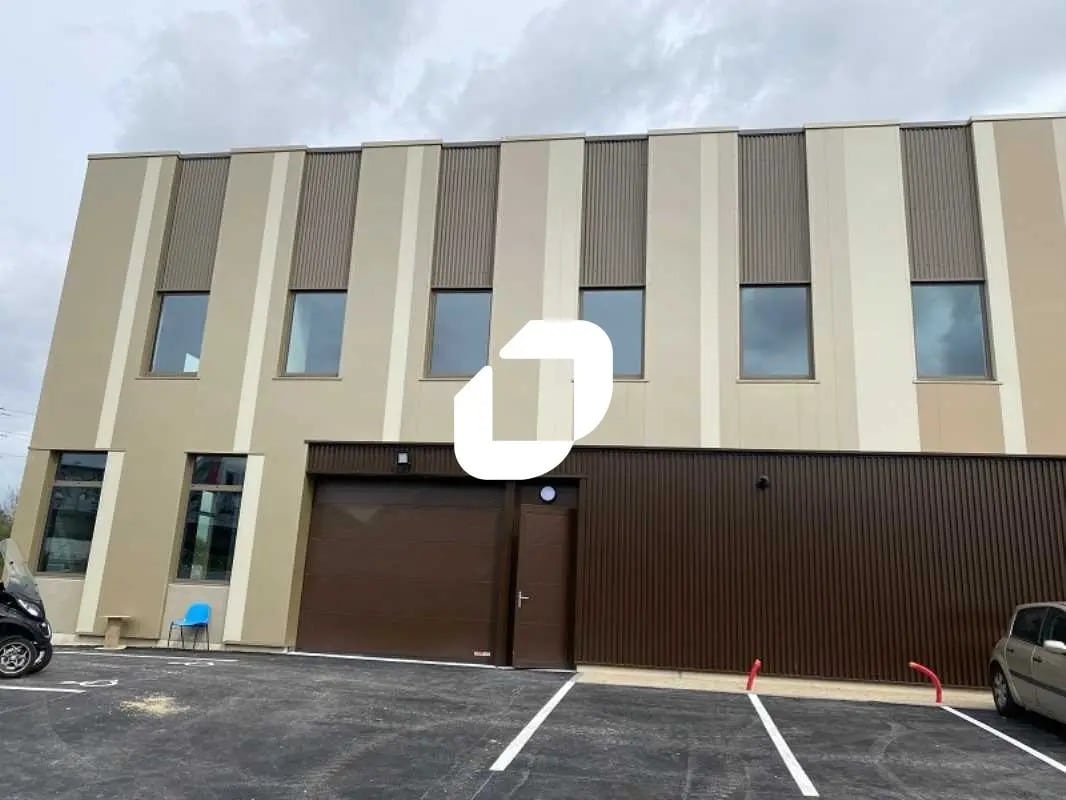 Flex in Gennevilliers for sale Building Photo- Image 1 of 32