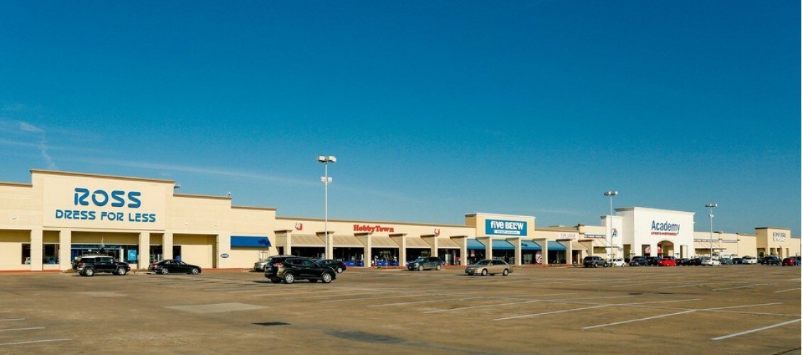 2300-2480 S Hwy 6, Houston, TX for lease Building Photo- Image 1 of 8