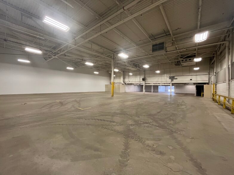 566 Riverview Dr, Chatham-Kent, ON for sale - Interior Photo - Image 3 of 5