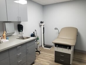 184-188 E 70th St, New York, NY for lease Interior Photo- Image 2 of 5