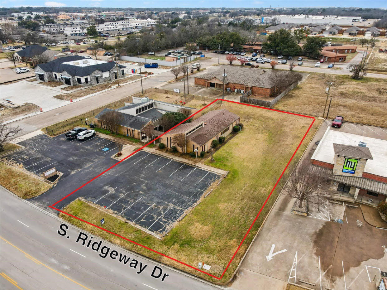 303 N Ridgeway Dr, Cleburne, TX for sale Primary Photo- Image 1 of 1