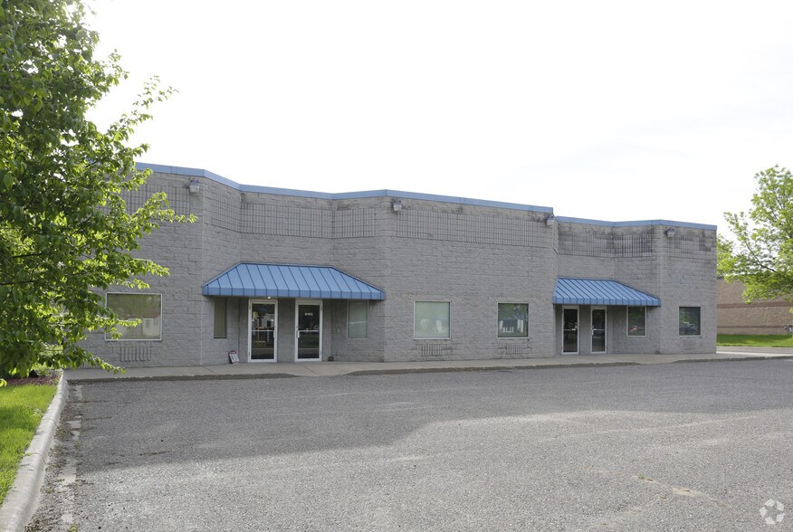 9141-9159 NE Isanti St, Blaine, MN for lease - Building Photo - Image 2 of 10