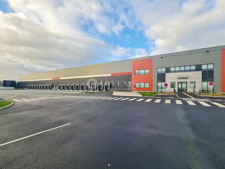 Industrial in Pléchâtel for lease - Building Photo - Image 1 of 12