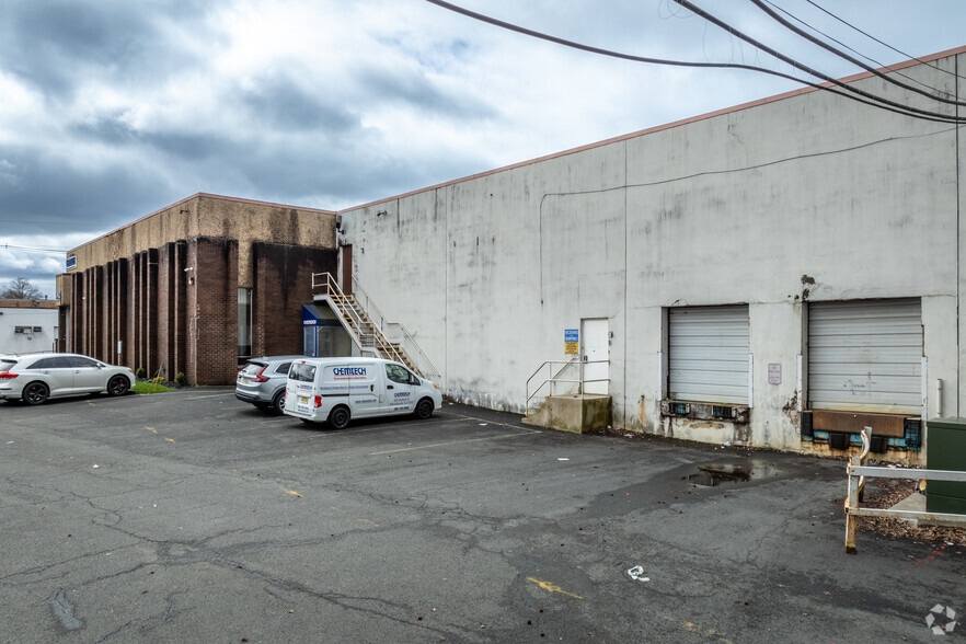 284 Sheffield St, Mountainside, NJ for lease - Building Photo - Image 3 of 6