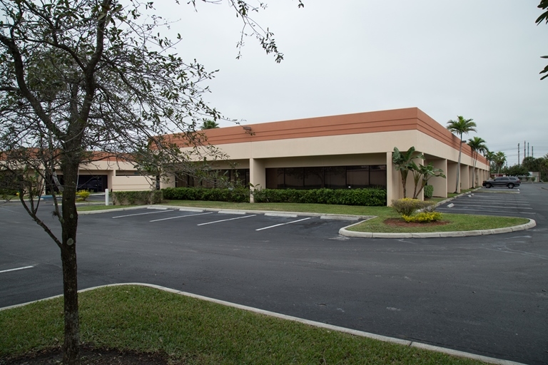 5400 S University Dr, Davie, FL for lease - Building Photo - Image 2 of 4