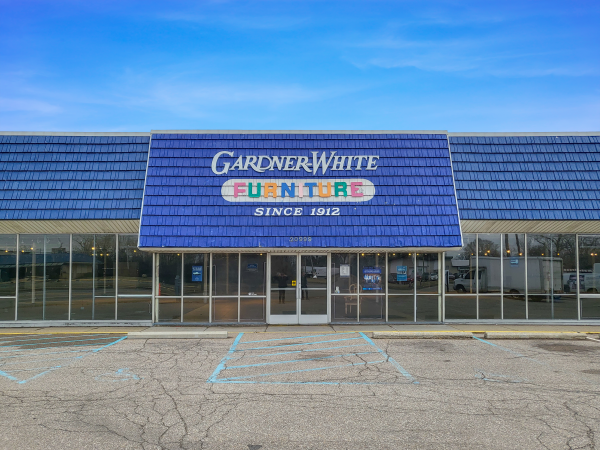 20999 Groesbeck Hwy, Warren, MI for lease - Building Photo - Image 1 of 10