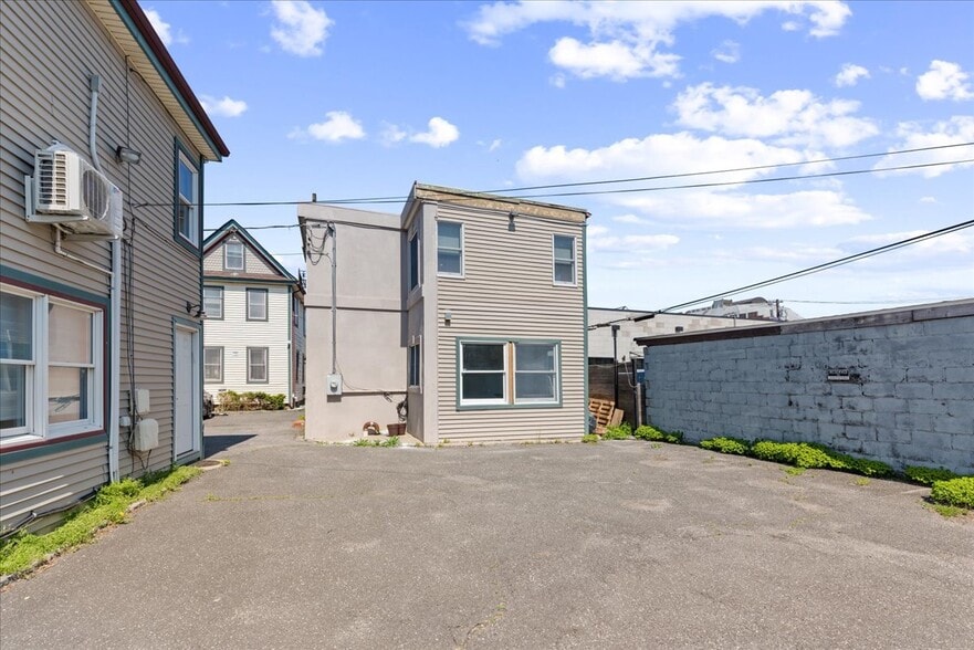 70 Carman Ave, Cedarhurst, NY for lease - Building Photo - Image 3 of 4