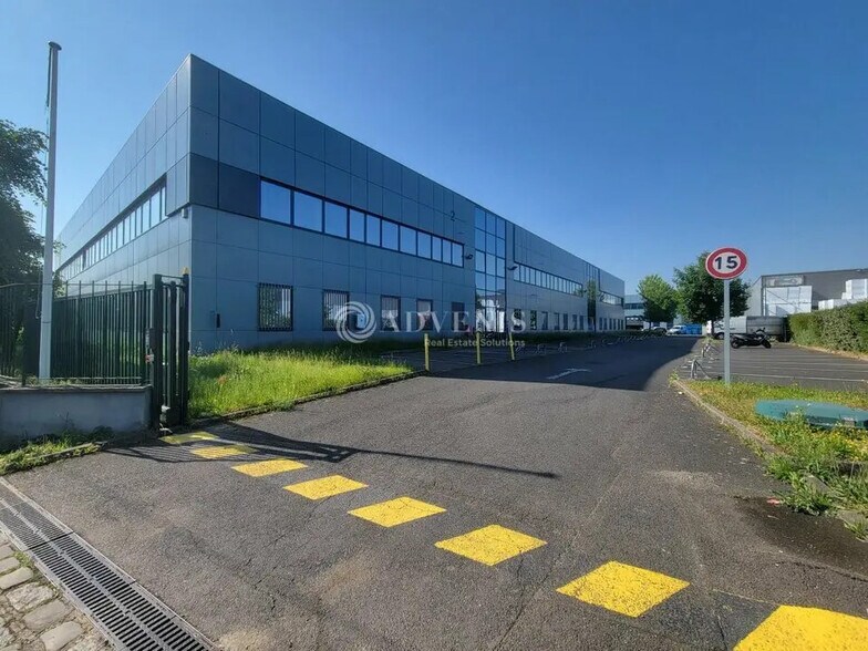 Industrial in Gennevilliers for lease - Building Photo - Image 1 of 10
