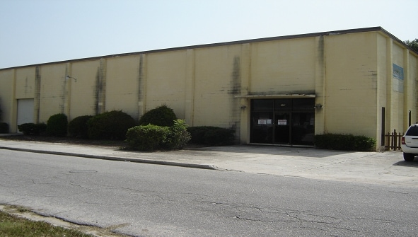 305 S Wetmore St, Lake Wales, FL for lease - Primary Photo - Image 1 of 6