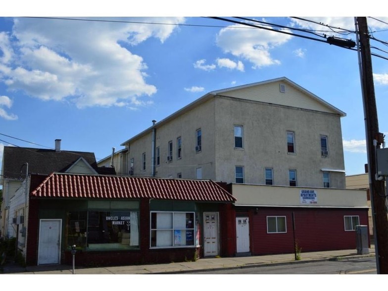 196-204 Grand Ave, Johnson City, NY for sale - Primary Photo - Image 1 of 1