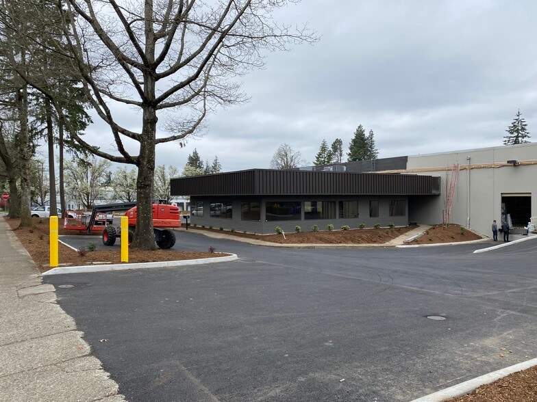 10189 SW Avery St, Tualatin, OR for lease - Building Photo - Image 3 of 13