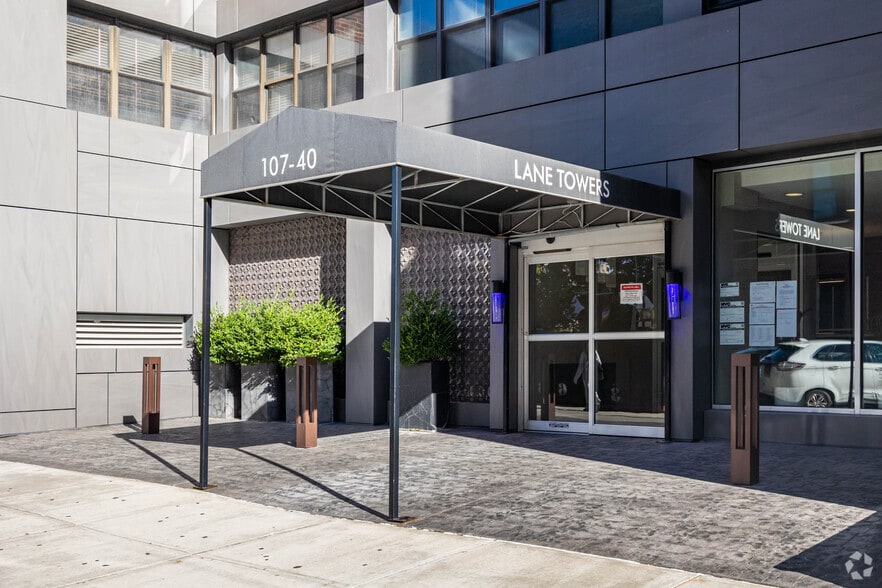 107-40 Queens Blvd, Forest Hills, NY for lease - Building Photo - Image 3 of 7