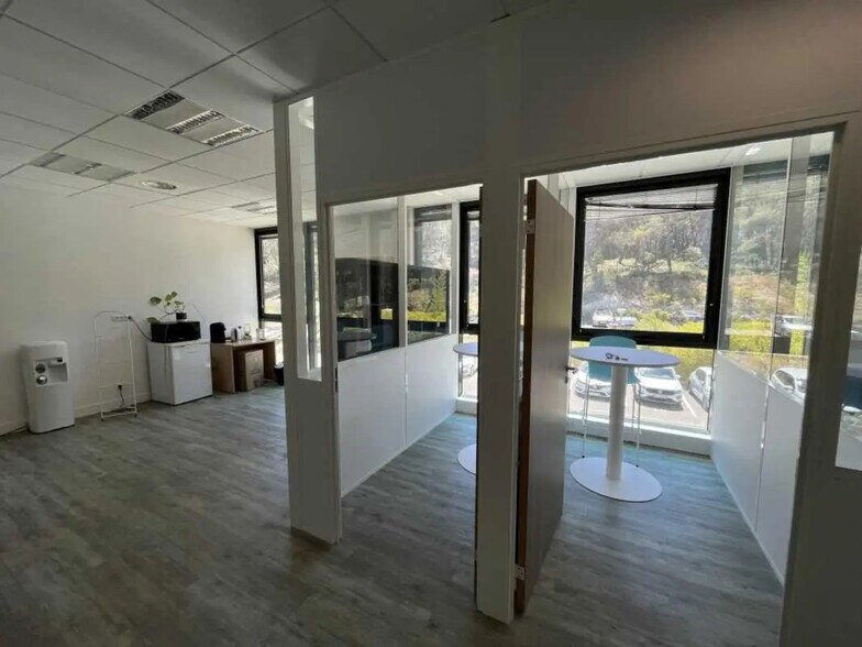 Office in Aix-en-Provence for lease - Building Photo - Image 3 of 7