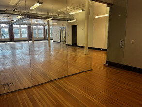 529 SW 3rd Ave, Portland, OR for lease Building Photo- Image 1 of 3