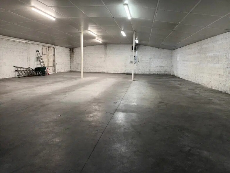 Flex in Le Havre for lease - Building Photo - Image 1 of 2