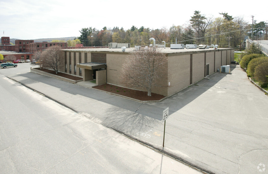 151 Field St, Torrington, CT for lease - Building Photo - Image 1 of 1