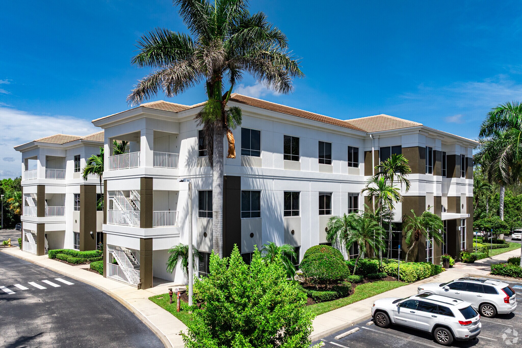 1415 Panther Ln, Naples, FL for sale Primary Photo- Image 1 of 1