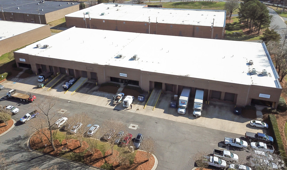 3400 Woodpark Blvd, Charlotte, NC for lease - Aerial - Image 2 of 4