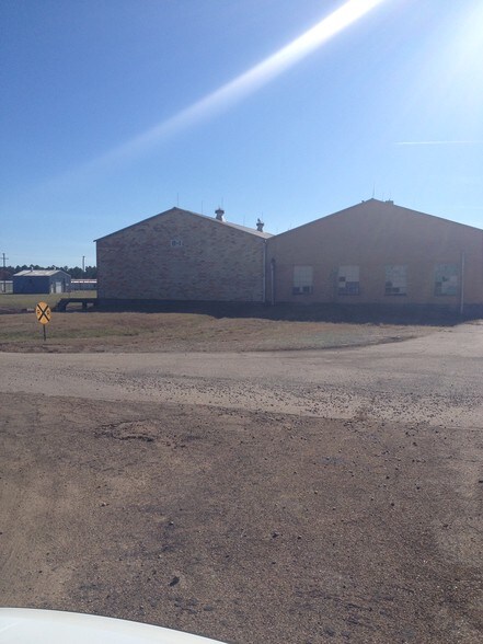 Area B, B-Line, Hooks, TX for lease - Building Photo - Image 3 of 5